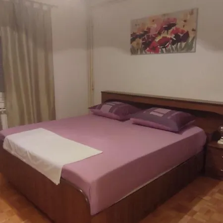 Zora Biograd Na Moru