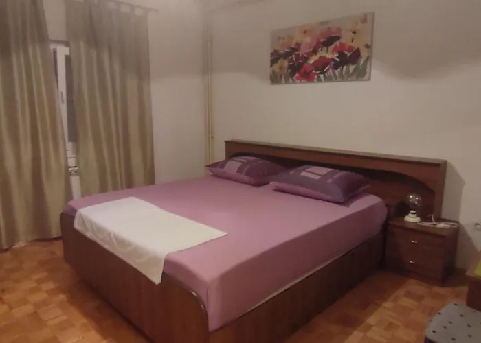 Zora Биоград-на-Мору